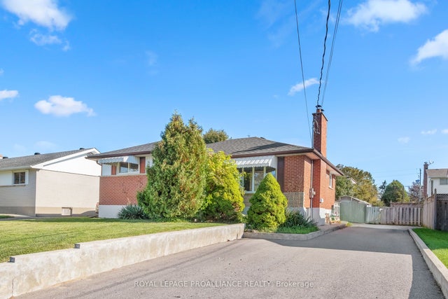 598 Hayden Crescent, Cobourg