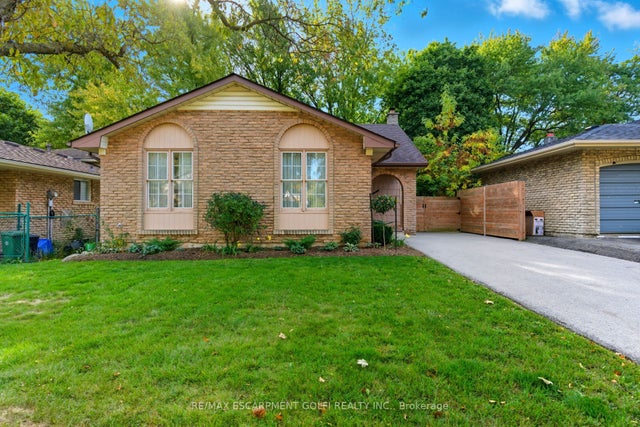 7 Farmer Court, Hamilton