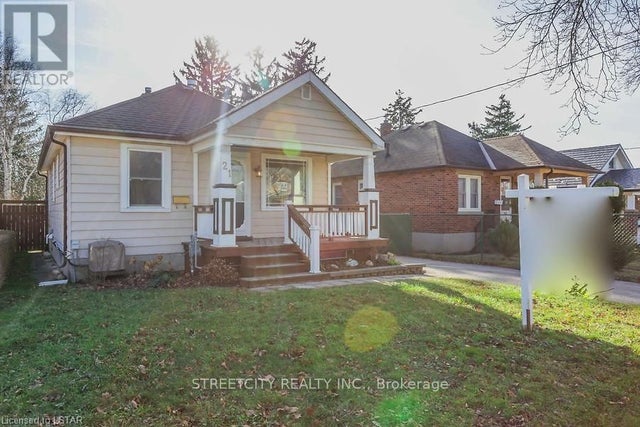 21 Eastman Avenue, London East