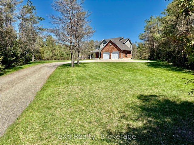 323237 Durham Road E, West Grey