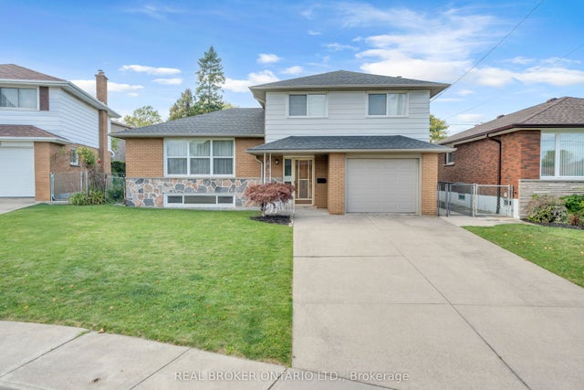 132 Greeningdon Drive, Hamilton