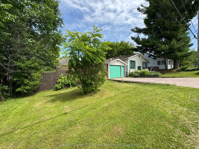8 Yonge Street S, Huntsville