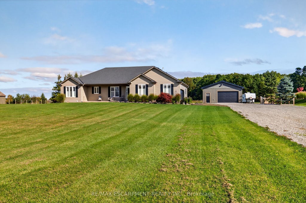 849 River Road, Pelham