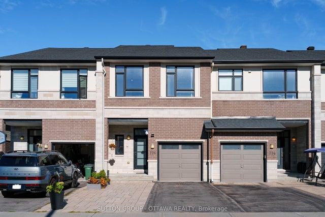 776 Carnelian Crescent, Blossom Park - Airport and Area