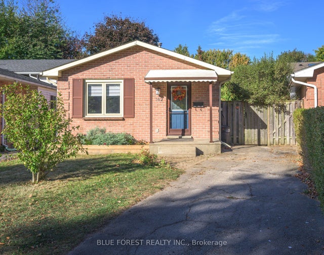 162 Olympic Crescent, London North