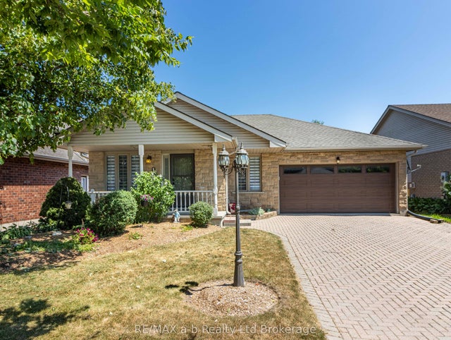 18 Oriole Crescent, Woodstock