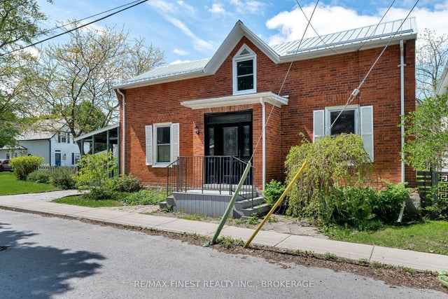 8 Catherine Street, Prince Edward County