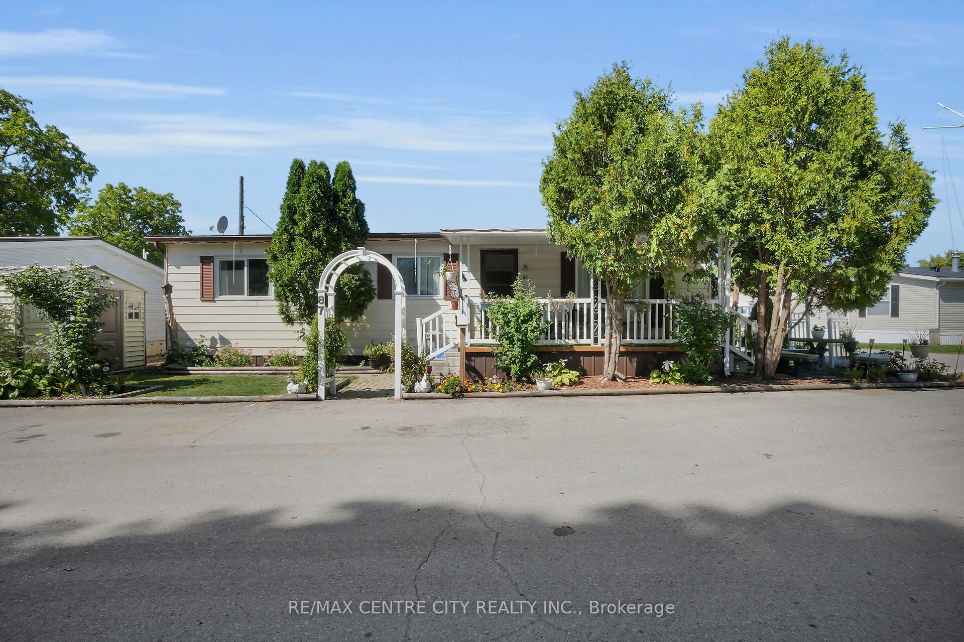 Photo of Listing #X12467947