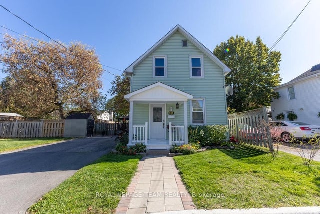 66 Hugh Street S, Arnprior