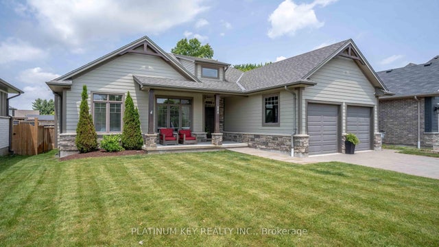 668 Woods Edge Road, Strathroy-Caradoc