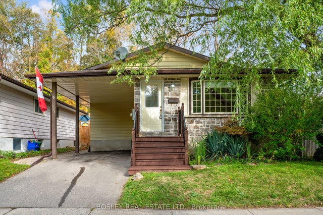 528 Fallingbrook Drive, Waterloo