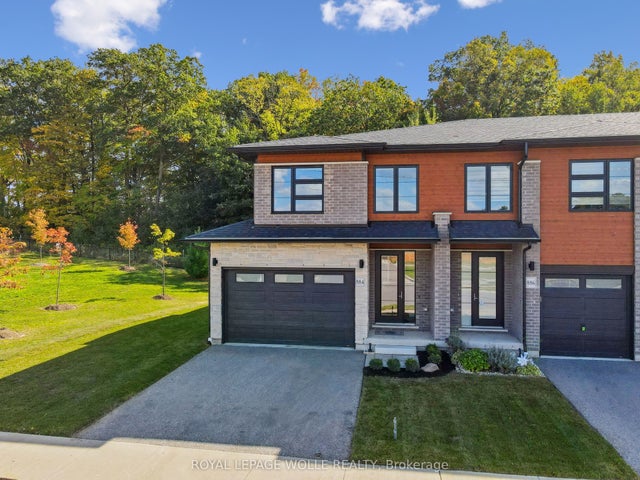 884 Robert Ferrie Drive, Kitchener