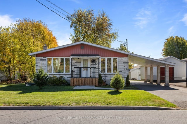 108 Elgin Street W, North Glengarry