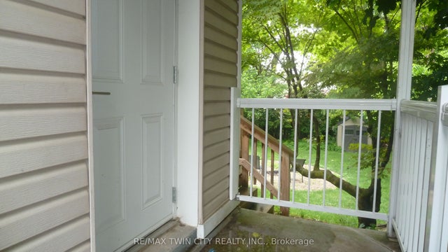 6 Grenville Avenue Lower, Kitchener