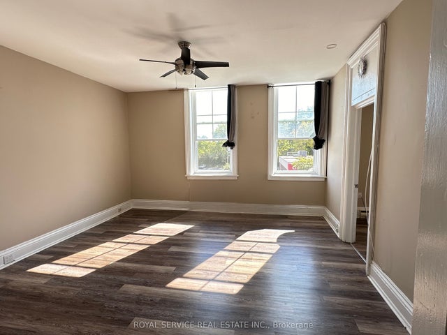 33 King Street E 2, Cramahe