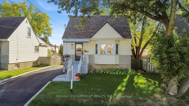 832 Queensdale Avenue, Hamilton