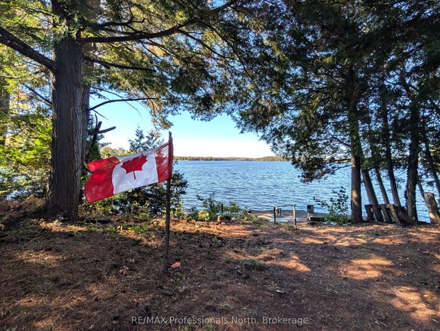 40 Centre Road, Parry Sound Remote Area