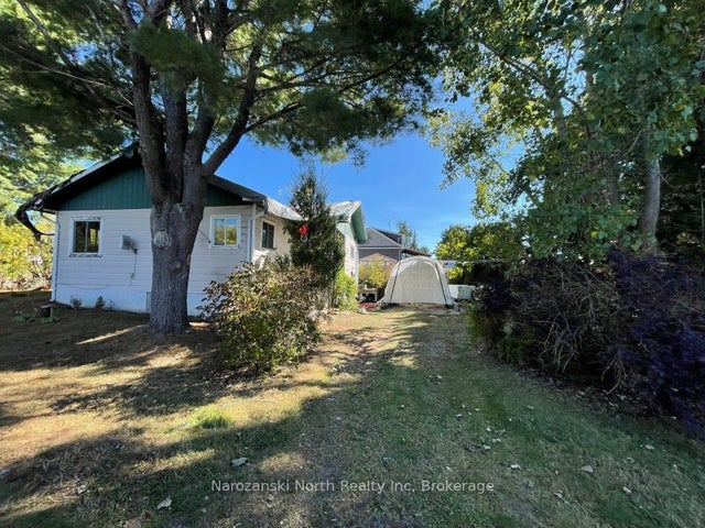 6 Champlain Street, French River
