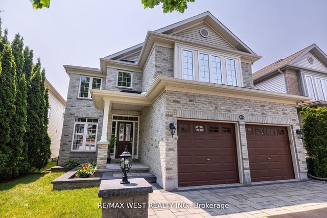214 Castlegarth Crescent, Barrhaven