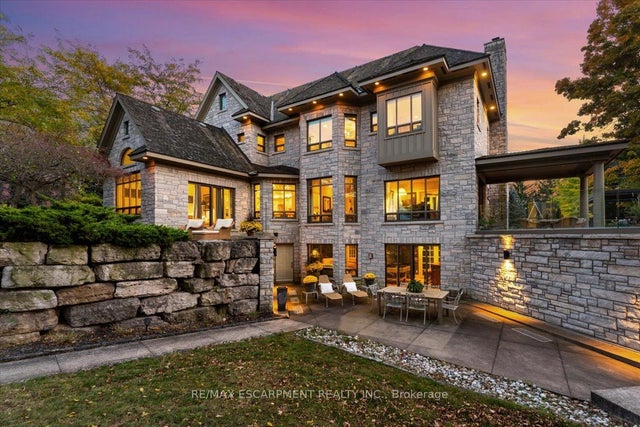 90 Ridge Road W, Grimsby