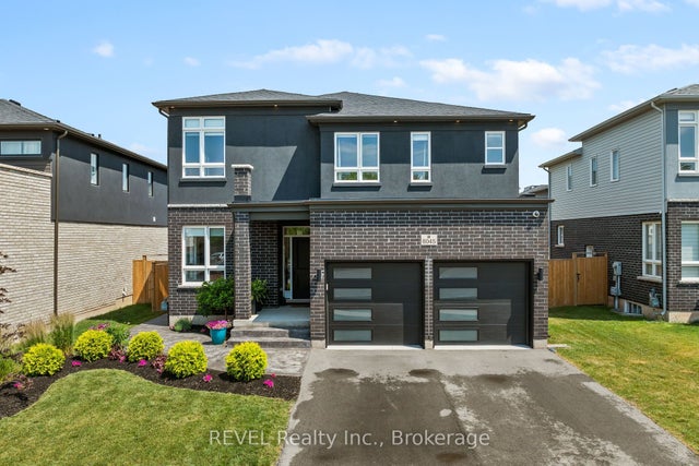 8045 Brookside Drive, Niagara Falls