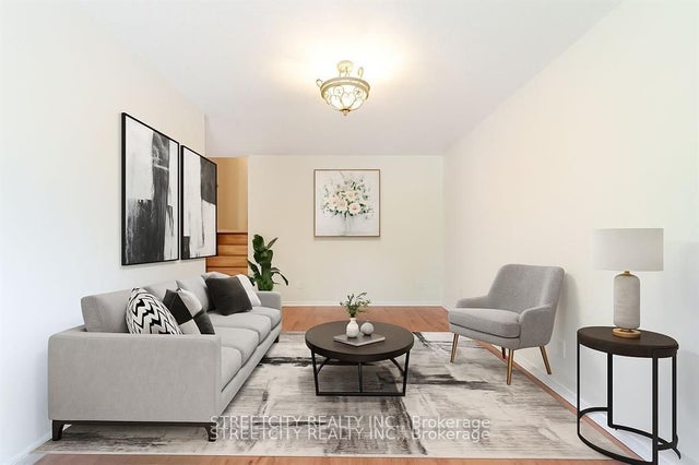 20 Fairchild Crescent, London South