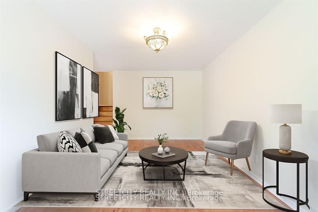 Photo of Listing #X12472010