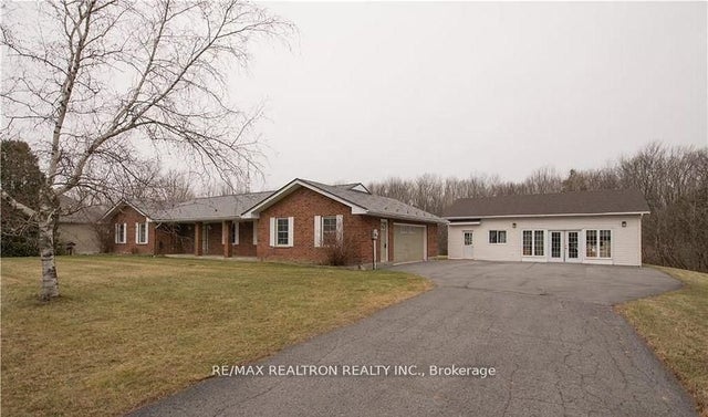 18505 Glen Road, South Glengarry