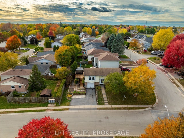 697 Macdonald Drive, Gananoque