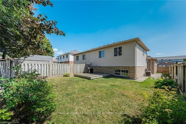 181 Walsh Crescent, Stratford
