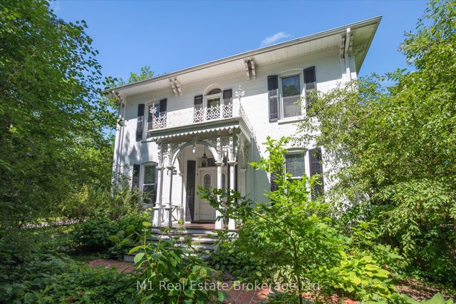 119 John Street W, North Huron