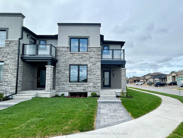 12 Riverstone Way, Belleville