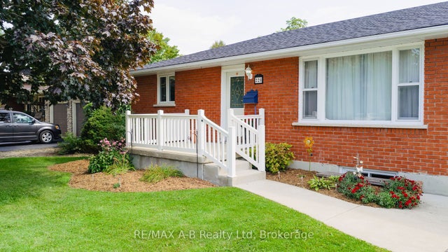 221 Coulton Drive, West Perth