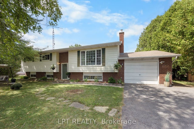 656 Kitley 3 Line, Elizabethtown-Kitley