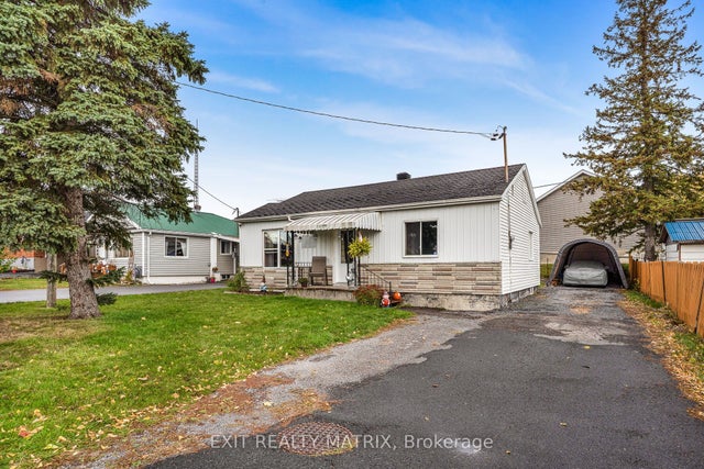 17 Victoria Street W, North Glengarry
