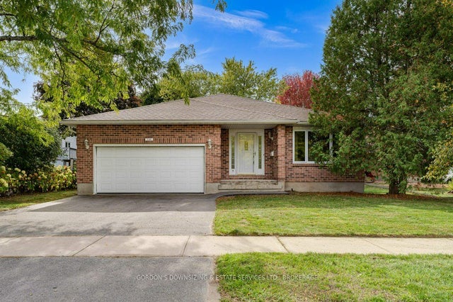 840 Lynwood Drive, Kingston