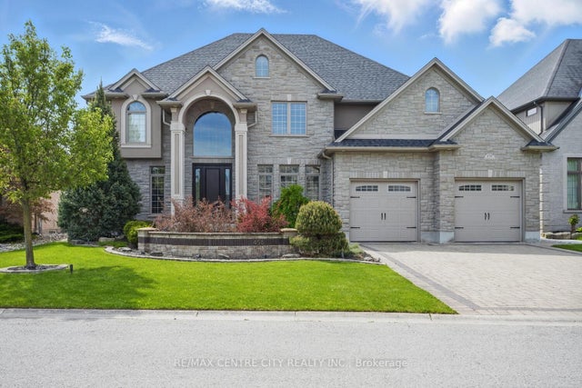 458 Eagletrace Drive, London North