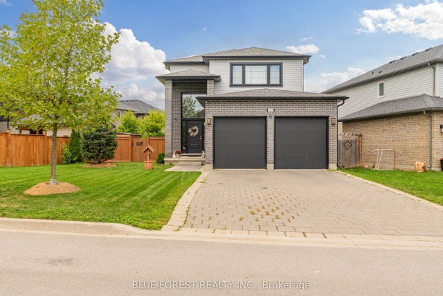1819 Foxridge Crescent, London North