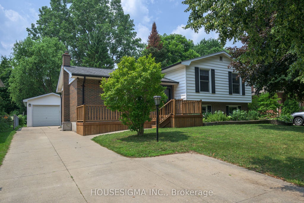 47 Scotchpine Crescent, London North