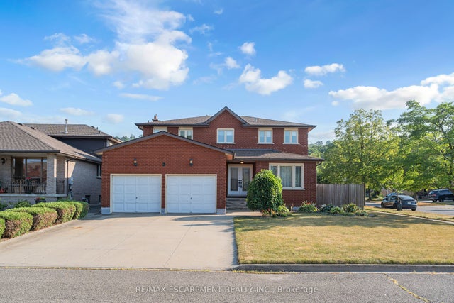 2 Vinehill Drive, Hamilton