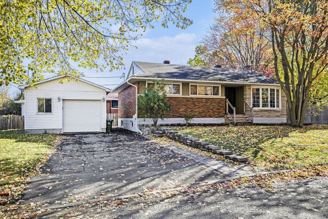 715 Holt Crescent, Elmvale Acres and Area