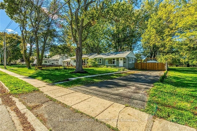 1032 Pine Street, Haldimand