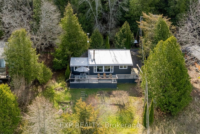 23 Pc Lane, Prince Edward County