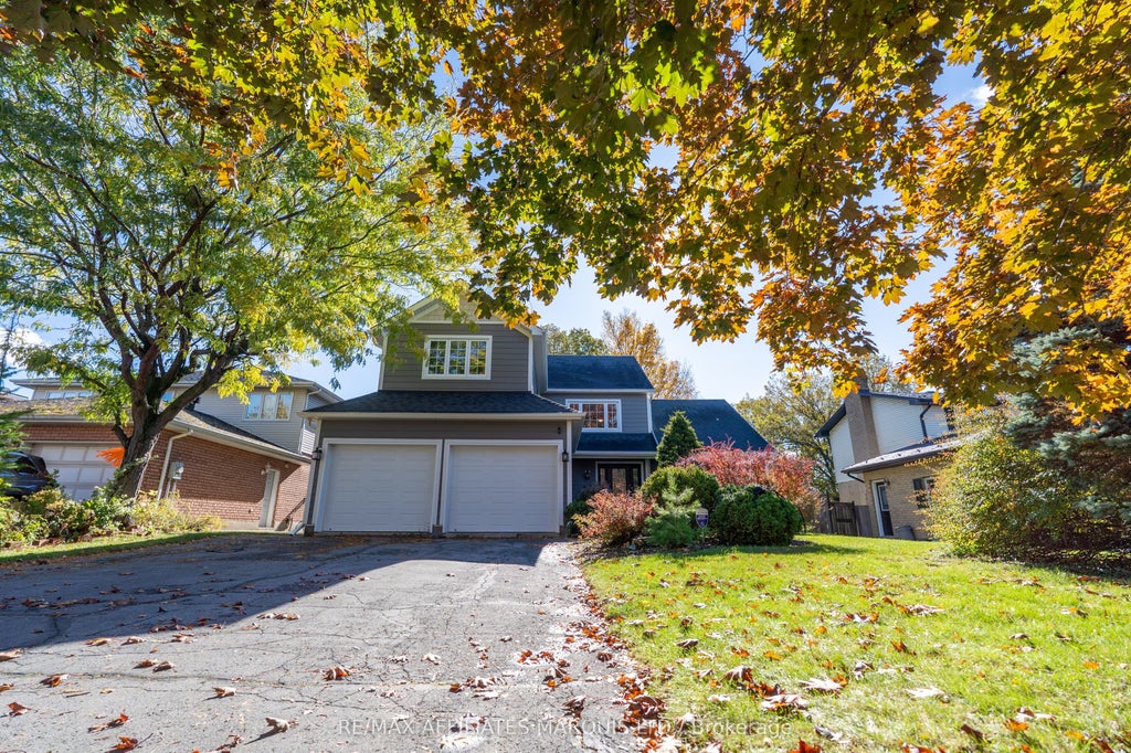 865 Chelsea Crescent, Cornwall