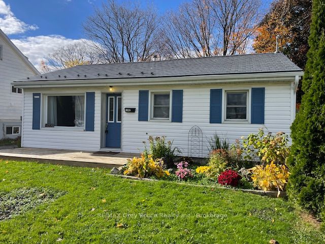 1582 9th Avenue E, Owen Sound