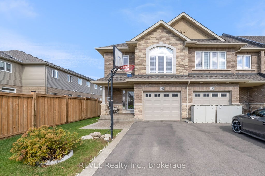 102 Cittadella Boulevard, Hamilton