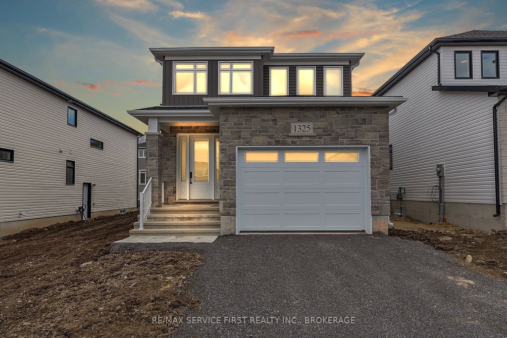 1325 Turnbull Way E71, Kingston