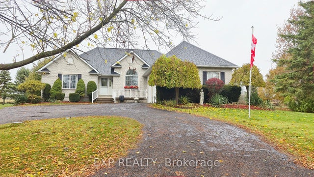 700 Barcovan Beach Road, Quinte West