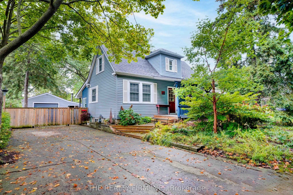 901 Willow Drive, London South