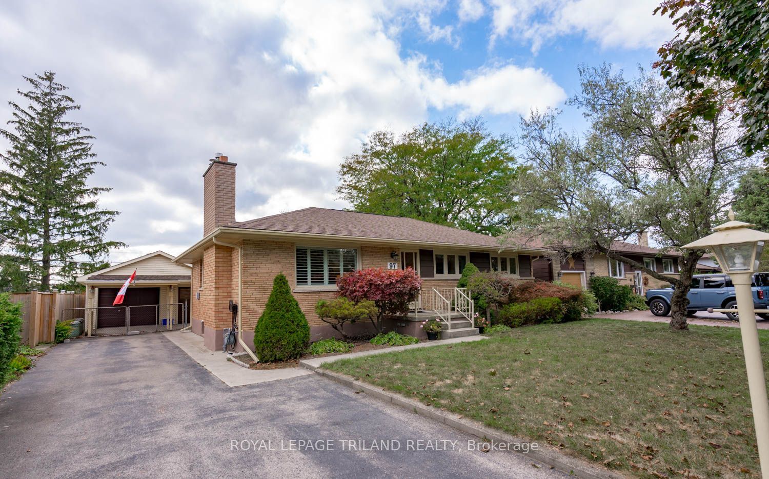 Photo of Listing #X12480635